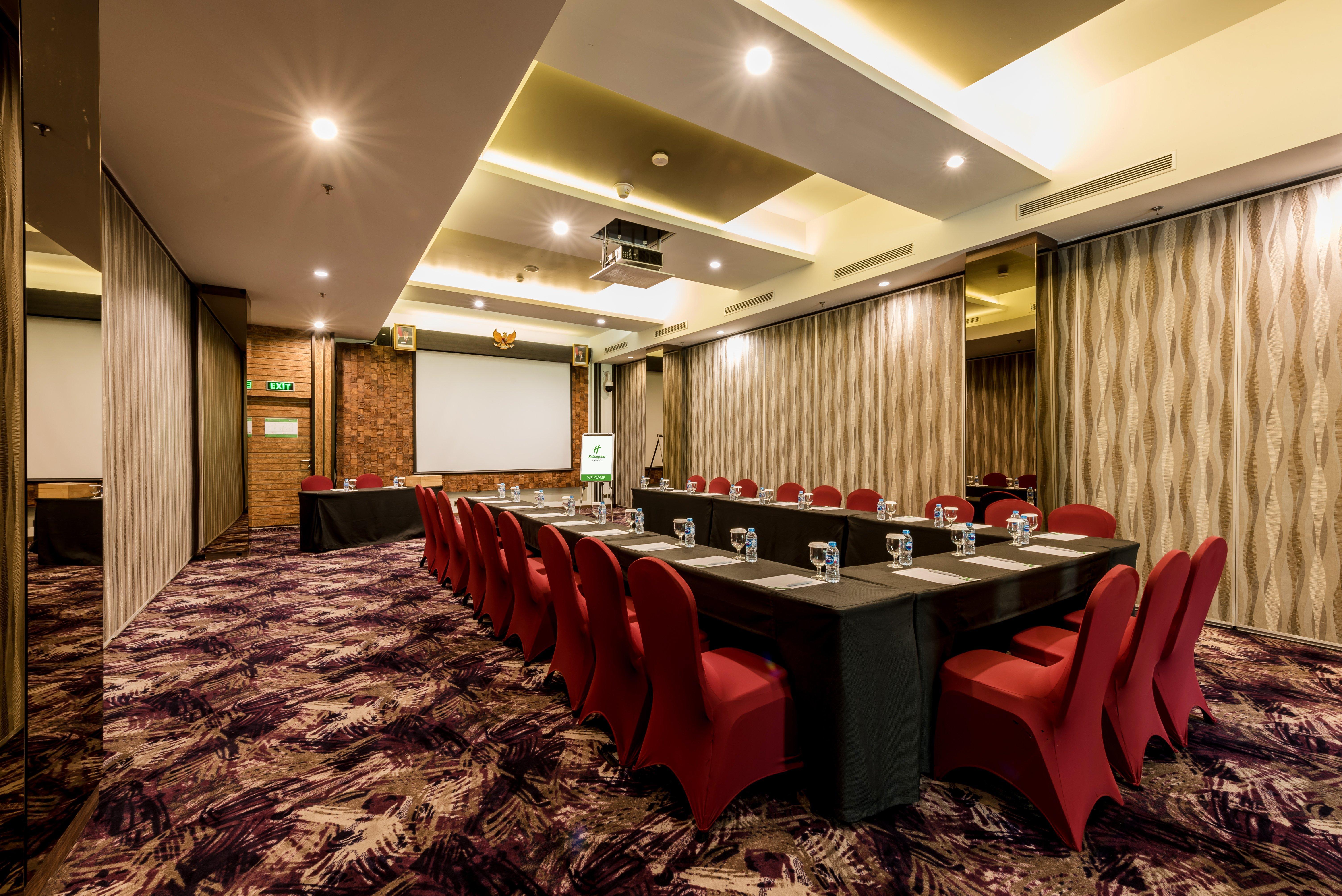 Holiday Inn Cikarang Jababeka By Ihg Exterior photo