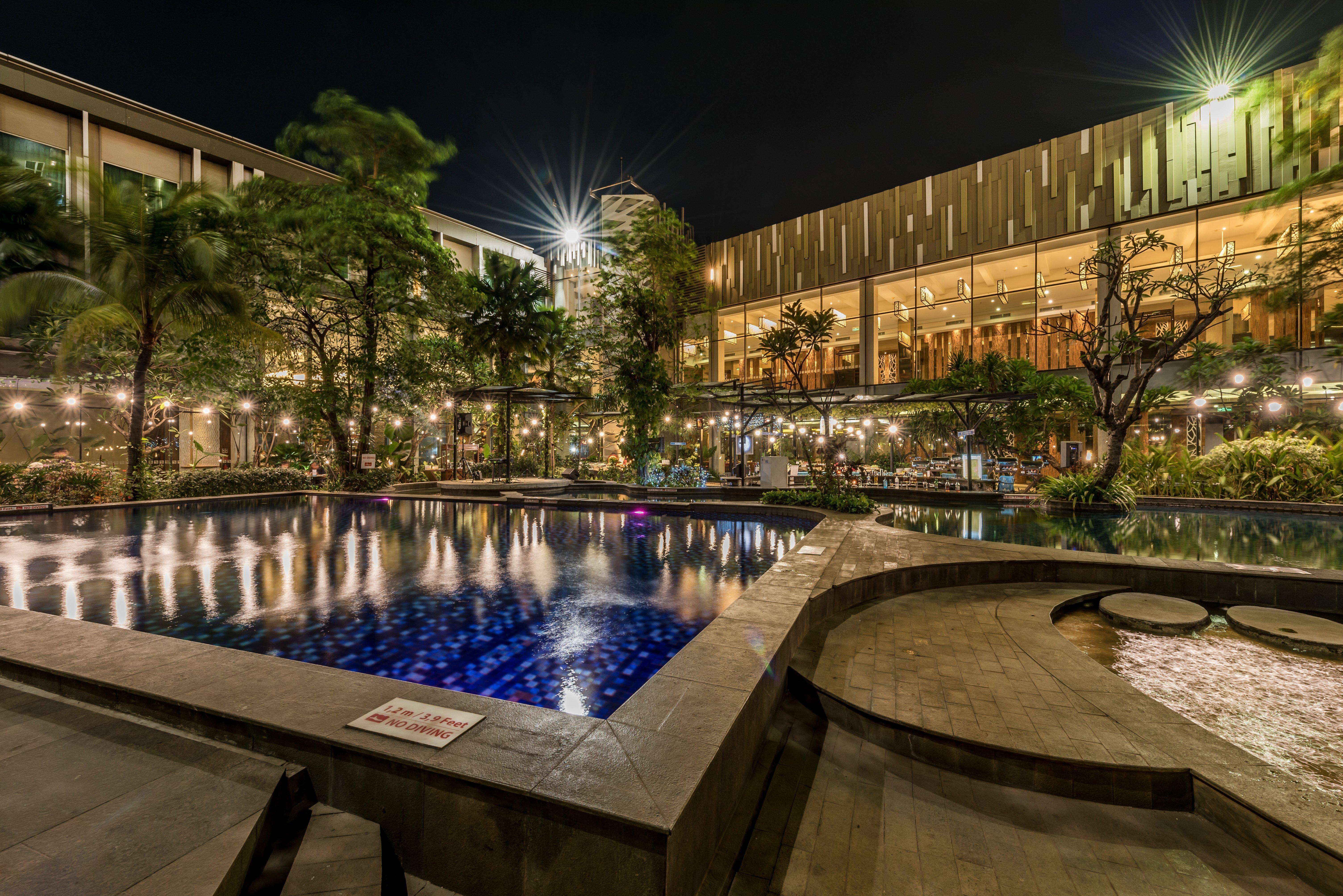 Holiday Inn Cikarang Jababeka By Ihg Exterior photo