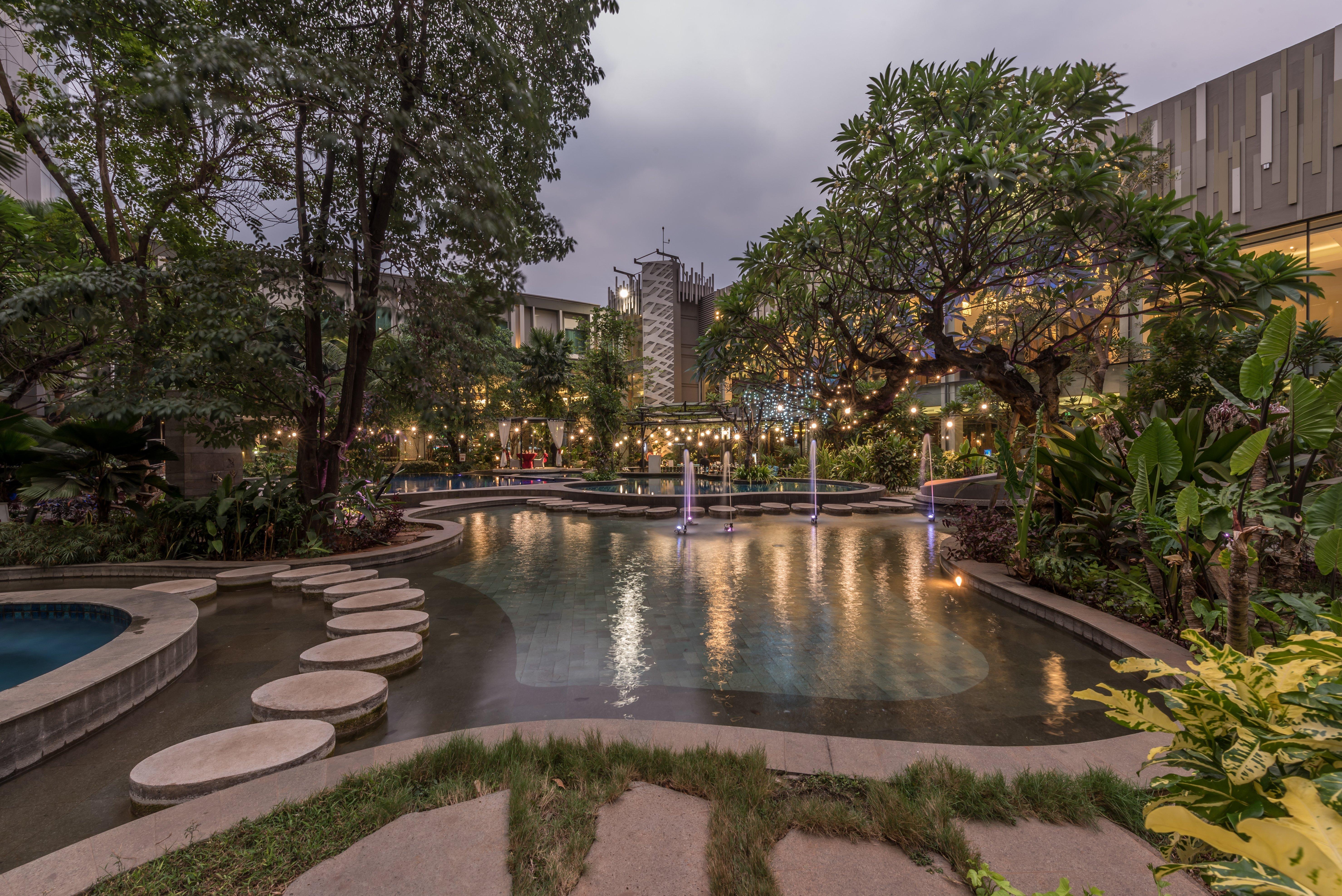 Holiday Inn Cikarang Jababeka By Ihg Exterior photo