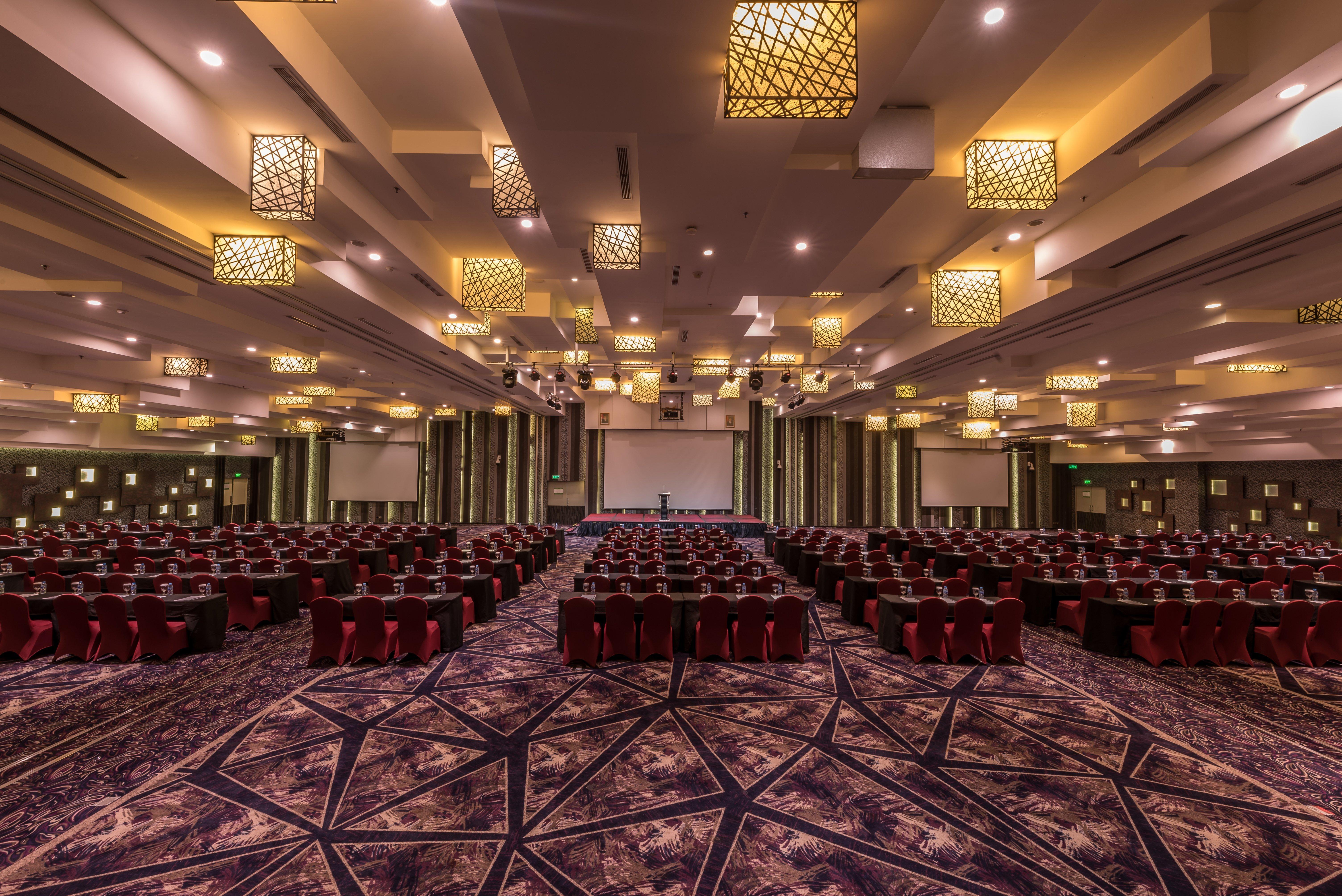 Holiday Inn Cikarang Jababeka By Ihg Exterior photo