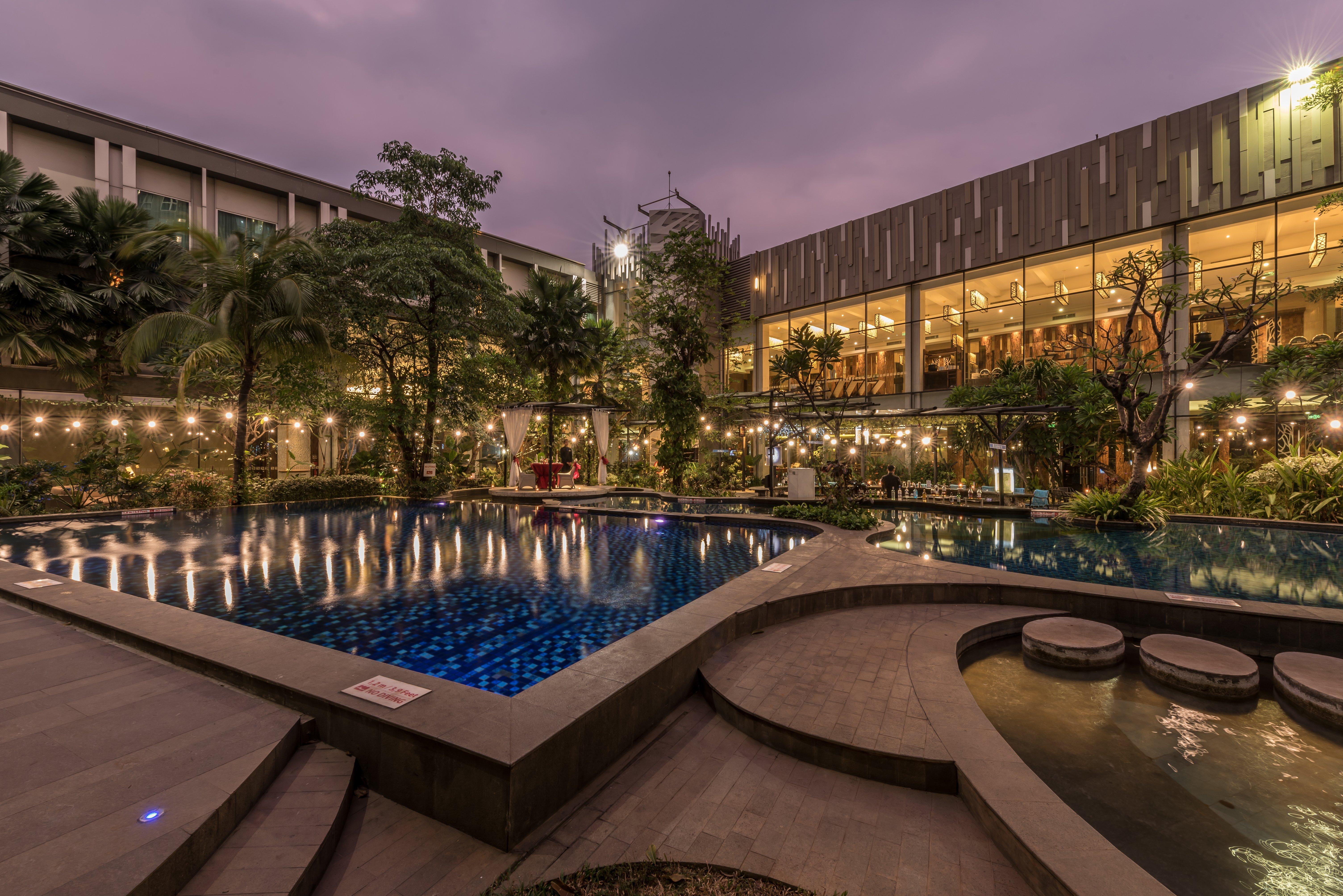 Holiday Inn Cikarang Jababeka By Ihg Exterior photo