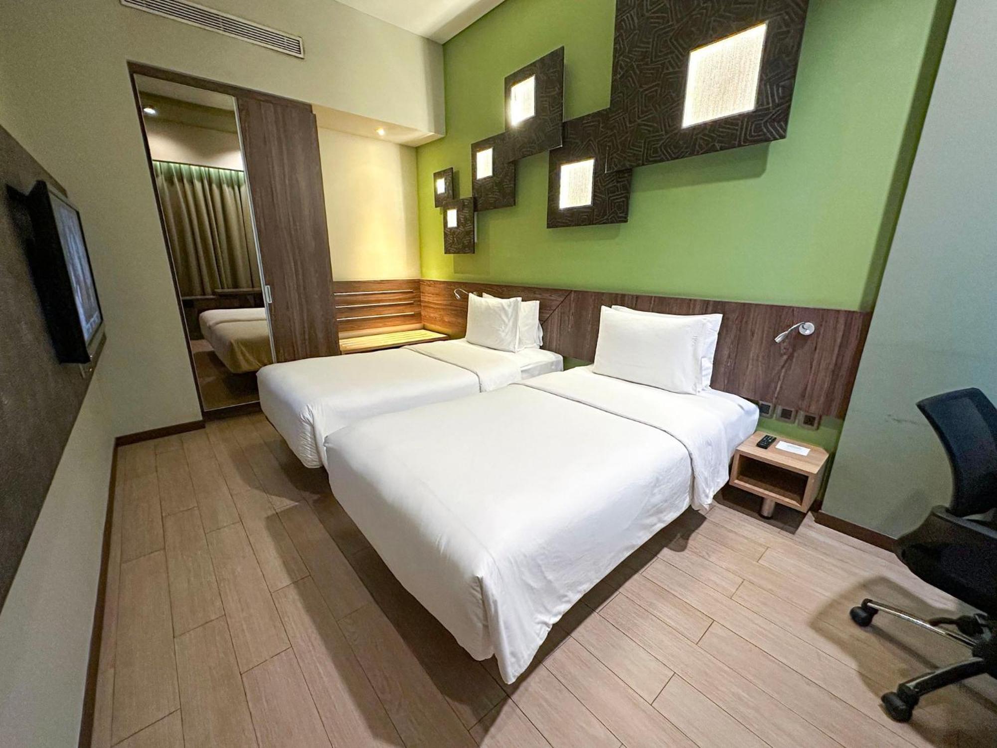 Holiday Inn Cikarang Jababeka By Ihg Exterior photo